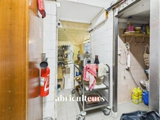 Fonds de commerce de 50 m² – Cuisine équipée & terrasse – Secteur Port de Nice