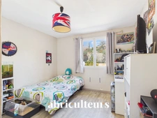 Maison familiale coup de cœur de 150 m² avec piscine sur 1 200 m² de terrain plat arboré - Callian