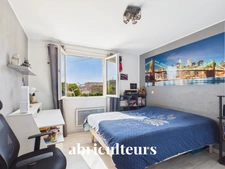 Maison familiale coup de cœur de 150 m² avec piscine sur 1 200 m² de terrain plat arboré - Callian