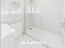 Agréable 2 pièces de 42 m² en rez-de-jardin avec terrasse et cave – Le Cannet