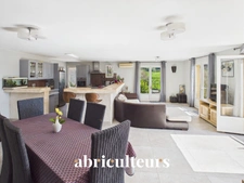 Maison familiale coup de cœur de 150 m² avec piscine sur 1 200 m² de terrain plat arboré - Callian