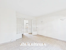 Agréable 2 pièces de 42 m² en rez-de-jardin avec terrasse et cave – Le Cannet