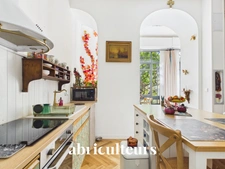Loft de caractère de 66 m² – Plein sud sur jardin – Palais niçois