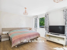 Villa rénovée de 150 m² – 4 chambres – Terrain paysager 1413 m² avec piscine – Callian