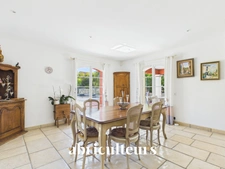 Élégante villa familiale de 250 m²<span></span>Piscine, sous-sol total et prestations premium<span></span>Montauroux