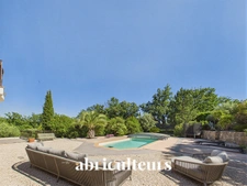 Élégante villa familiale de 250 m² – Piscine, sous-sol total et prestations premium – Montauroux