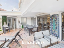 Spacieux appartement de 144 m² avec terrasse de plain-pied 50 m²<span></span>Cannes Centre (La Banane)