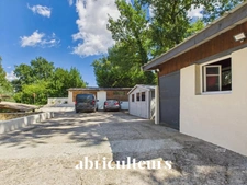 Villa rénovée de 150 m²<span></span>4 chambres<span></span>Terrain paysager 1413 m² avec piscine<span></span>Callian