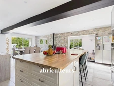 Villa rénovée de 150 m² – 4 chambres – Terrain paysager 1413 m² avec piscine – Callian