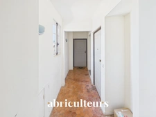 Lumineux appartement 2 pièces de 40 m² Carrez – 54 m² habitables – Dernier étage – Centre historique de Grasse