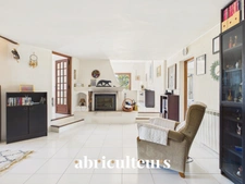 Propriété de 308 m² sur 1 hectare — 8 pièces — Lambesc (13410)