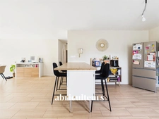 Maison mitoyenne plain-pied à Lambesc, calme et proche des commodités