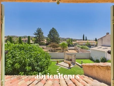 Maison familiale de 198 m² avec T2 indépendant, jardin et garage à Charleval