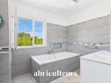 Villa familiale avec piscine et dépendances – La Barben (13330)
