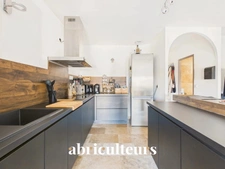 GRANS (13450)<span></span>appartement T3/4 rénové de 95,60 m²