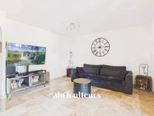 GRANS (13450) - appartement T3/4 rénové de 95,60 m²