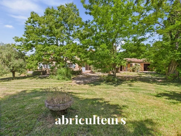 Lambesc<span></span>Propriété de charme en campagne