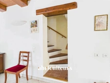 LAMBESC - en campagne, maison T6 avec terrain de 4 800 m²