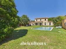 Maison - 128 m² - 7 pièces - Saint-Chamas (13250)