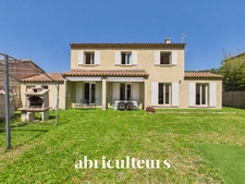 Maison - 128 m² - 7 pièces - Saint-Chamas (13250)