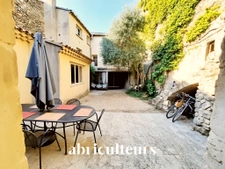 Maison de village avec cour en vente à La-Roque-d'Anthéron (13680)