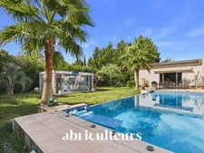 Villa familiale avec piscine et dépendances – La Barben (13330)