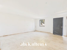 Maison de village T4 rénovée, toutes commodités à pied - Lambesc (13410)