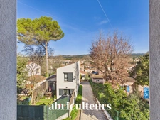 Maison de village T4 rénovée, toutes commodités à pied - Lambesc (13410)