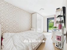 Maison mitoyenne plain-pied à Lambesc, calme et proche des commodités