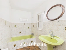 Maison de village avec jardin, garage, cave et grenier aménageable à Saint-Cannat