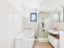 Maison mitoyenne plain-pied à Lambesc, calme et proche des commodités