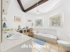 Maison d’architecte de 256 m² avec piscine et jardin arboré de 4 000 m²