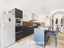 GRANS (13450)<span></span>appartement T3/4 rénové de 95,60 m²