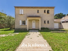 Maison - 124 m² - 6 pièces - Saint-Chamas (13250)