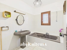 LAMBESC (13410) - MAISON PLAIN-PIED DE 130 m² AVEC PISCINE