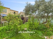 Maison mitoyenne plain-pied à Lambesc, calme et proche des commodités