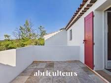 LAMBESC - Propriété de 170 m² avec dépendance et piscine – Terrain 1 000 m²