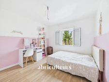 Maison mitoyenne plain-pied à Lambesc, calme et proche des commodités