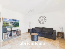 GRANS (13450)<span></span>appartement T3/4 rénové de 95,60 m²