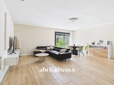 Maison mitoyenne plain-pied à Lambesc, calme et proche des commodités