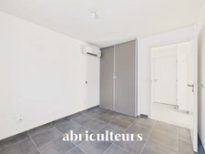 Appartement T2 avec terrasse et stationnement - Salon de Provence (13300)