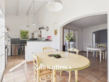 LAMBESC - Propriété de 170 m² avec dépendance et piscine – Terrain 1 000 m²