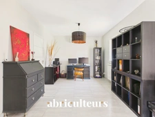 Mas provençal rénové de 249 m² avec dépendance – Grans