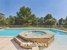 Propriété de 308 m² sur 1 hectare — 8 pièces — Lambesc (13410)