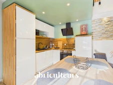 Maison de village rénovée avec 2 chambres à vendre à Grans (13450)