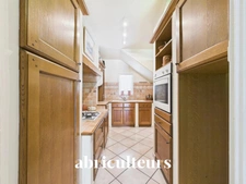 Grans, maison mitoyenne T5 de 94 m² sur un terrain de 252 m²