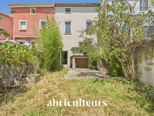 Maison de village avec jardin, garage, cave et grenier aménageable à Saint-Cannat