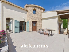 Propriété de 308 m² sur 1 hectare — 8 pièces — Lambesc (13410)