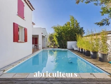 LAMBESC - Propriété de 170 m² avec dépendance et piscine – Terrain 1 000 m²