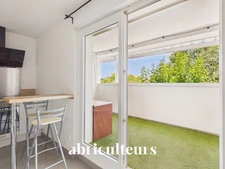Appartement T2 avec terrasse et stationnement - Salon de Provence (13300)